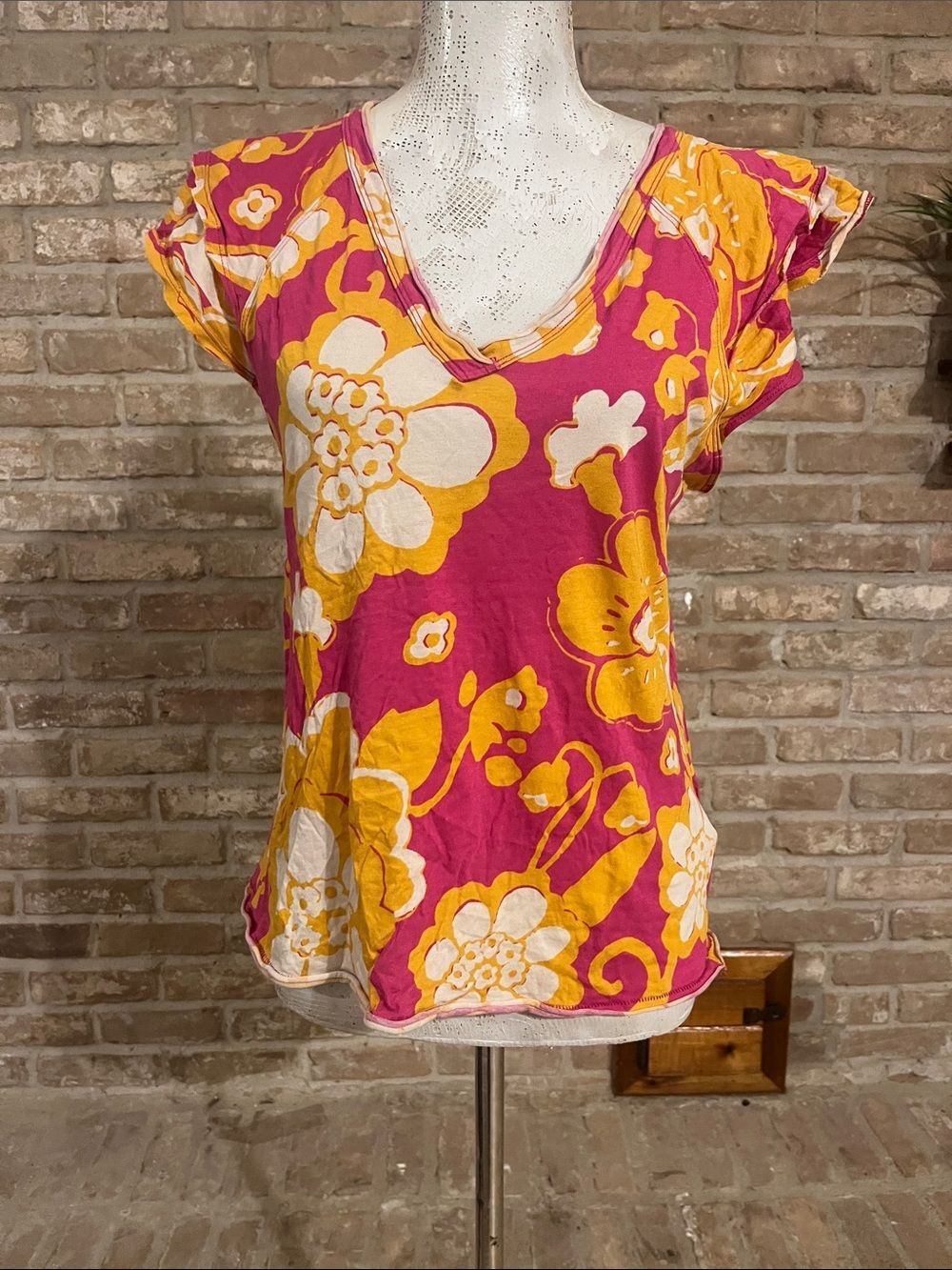 Maeve by Anthropologie Pink & Yellow Floral V‑Neck Tee Sz M